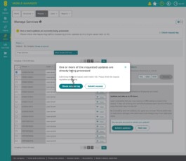 Finestra di dialogo che avvisa che lo stesso aggiornamento è già in elaborazione, con i bottoni Check request log e Submit anyway 