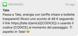 Versione precedente dell’SMS, firmata Tate, con i segnaposto del codice 